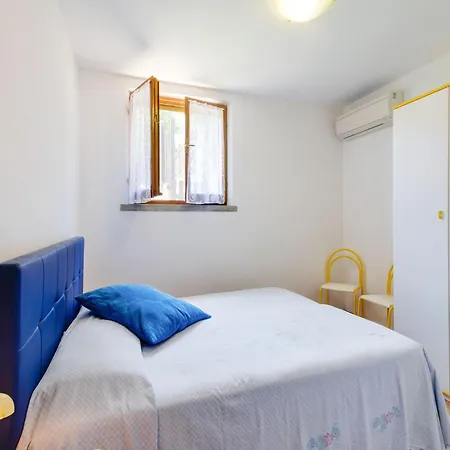 Pet-friendly With Pool Urbino