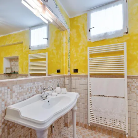 Pet-friendly With Pool Urbino