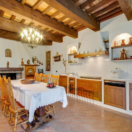 Hébergement de vacances Pet-friendly With Pool Urbino