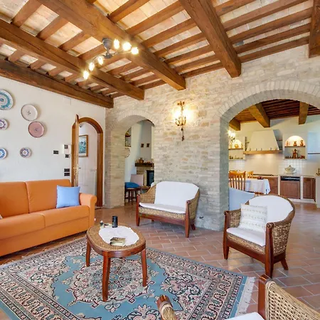 Pet-friendly With Pool Hébergement de vacances *